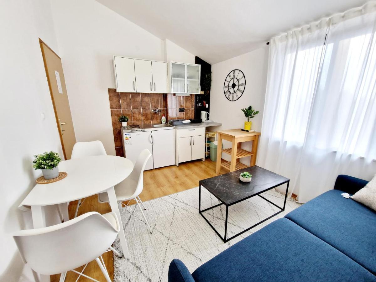 Apartments Figa Rovinj Bagian luar foto
